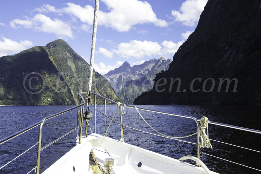 Navigation dans le Doubtful sound à bord du Breaksea Girl