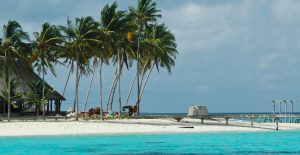 Fidji reproche à l'Australie de ne pas honorer ses engagements internationaux en matière d'émission de CO2 et de placer le bien-être de ses industries polluantes avant la survie des insulaires du Pacifique.